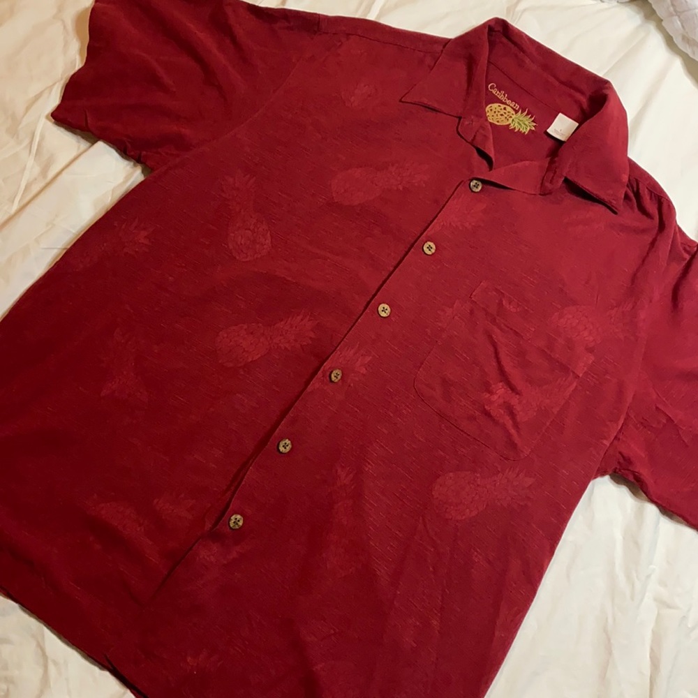 Caribbean silk shirt with embossed pineapple size large red color EUC
